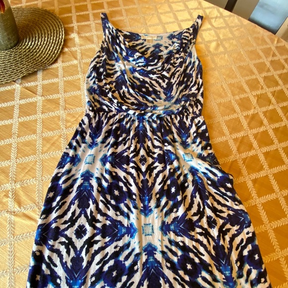 Super comfortable slip on dress. Tie dye pattern - Picture 4 of 4